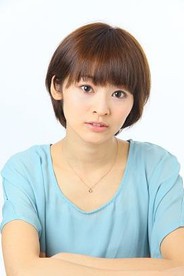 Minami Tsukui como Erza Scarlet
